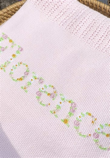 🌸🌺Summery vibes with this gorgeous floral font 🌸🌺 ✨Custom colours schemes are available upon request to meet your specific needs✨ 👶 Perfect gift for a newborn sleepsuits are available in sizes newborn upto 18-24 months 👶 #fyp #baby #babyfashion #babyshop #fashion #tiktokshop #newborn #gift #babyreveal #genderreveal #floral #babygirl #babyboy #personalised #babiesoftiktok #namereveal #sleepsuit #babygrow