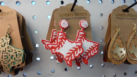 Woman transforms bus into mobile boutique selling Texas-made goods | Everything 210