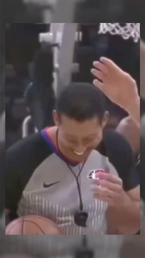 NBA funny moments - the referee couldn’t hold it back🤣🤣 #funny #nba #funnyvideo