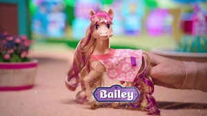 Wild Manes Perla's Pink Ultimate Clubhouse Runway Trailer Interactive Playset Articulated Horse Doll