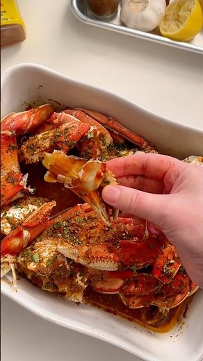 Dungeness Crab With Buttery Garlic Dipping Sauce #seafood