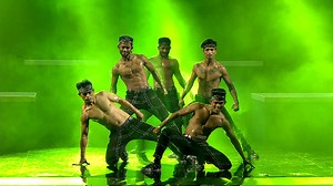 Setting our hearts on fire with their flaming moves! Ye hai #DancePlus6 ki shaan, The Hot Indians. Meet them this Sunday, raat 8 baje, StarPlus aur kabhi bhi Disney Hotstar par. Remo D'souza Shakti Mohan Salman Yusuff Khan Raghav Juyal #PunitJPathak | StarPlus