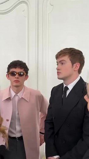 Joe Locke e Kit Connor alla sfilata di Givenchy Womenswear Autunno/Inverno 2025-2026 a Parigi il 7 Marzo🩷🖤 - Joe Locke and Kit Connor at the Givenchy Womenswear Fall/Winter 2025-2026 fashion show in Paris on March 7🩷🖤 - Video cr: @fashion_tsushin - #joelocke #joelockeedit #joe #actor #heartstopper #agathaallalong #sweeneytodd #thetrials #charliespring #billykaplan #noah #tobiasragg #netflix #disneyplus #marvel #broadway #theater #talent #tv #series #shows #performance #lgbtqhistory | Kit Con