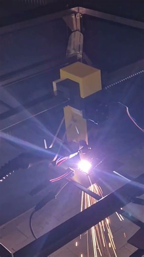 First test of my DIY plasma CNC prototype