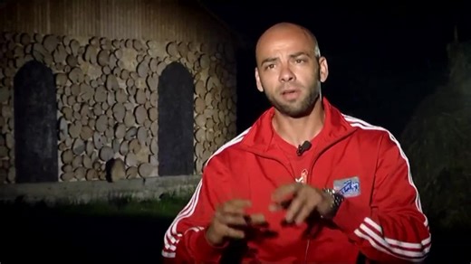 În ediția 1, de la Poftiți pe la Noi, din anul 2014, Giani Kiriţă şi patronul pensiunii pe care a venit să o scape de la faliment nu s-au înţeles deloc. Cei doi s-au luat la ceartă din prima zi de colaborare: "Nu mă impresionezi cu nimic. Nu eşti o vedetă. Ai grijă, nu eşti pe Dorobanţi aici!" #poftitipelanoi #poftiti #poftitilaneamarin #Antena1 #antena1 #AntenaPlay | Poftiți pe la noi