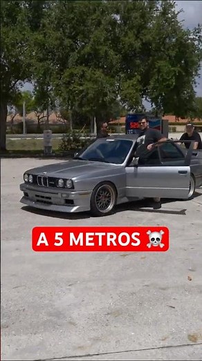 It ran out of gas 5 meters away 😱