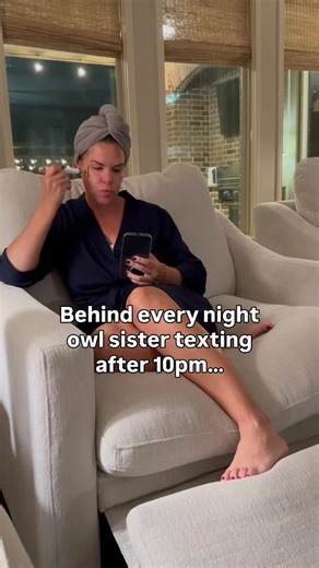 2.6M views · 26K reactions | I know if I need an answer or send something after 9pm to my sister, I will get no answer in return. On the flip side, as soon as I wake up, I have just as many texts to respond to from my sister. Needless to say, we are entertained all hours of the day thanks to different sleep schedules. #sisterhood #sis #sisters | The Sister Lovin Truth | Facebook