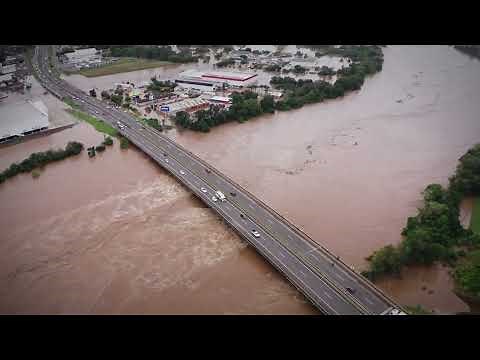 Imagens aéreas da enchente no Rio Taquari em Lajeado