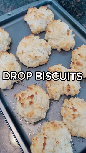 Drop Biscuits are so quick & easy to bake! Top them with butter, honey, or just leave them plain. Check out my IG for the recipe! #yum #biscuit #biscuits #recipe #recipes #easyrecipe #foodtok #easybiscuitrecipe #breakfast #brunch #inkellieskitchen #baking #bread