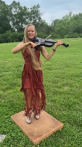 This tune has a pulse to it. Not fast. Not flashy. Just an old rhythm that feels like it’s been there forever. “Groundhog” 🎻👣 #dancingfiddler #oldtime #fiddle #buckdance #flatfoot