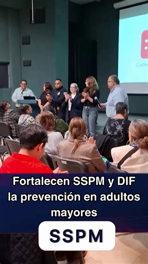 👵👴🛡️ La prevención no tiene edad. En coordinación con el DIF Municipal, la SSPM llevó pláticas preventivas a 100 adultos mayores, abordando temas como fraude, extorsión y el uso de la app Juárez Emergencia. 📲🤝 Información que fortalece su seguridad y bienestar. #Prevención #AdultosMayores #JuárezEmergencia #ProximidadSocial #SSPM @Cruz Perez Cuellar