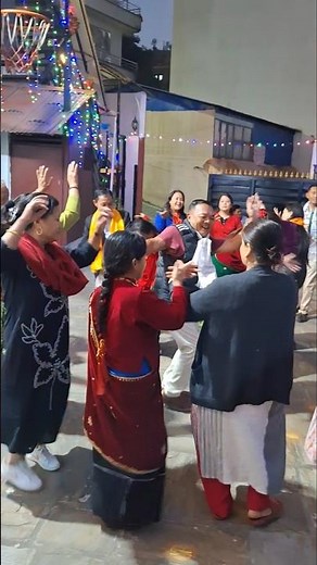 देउसीमा रमाइलो 😍💃💃 Wari Jamuna Pari Jamuna Khemraj Gurung Song🎶