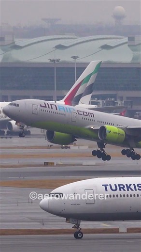 JIN AIR B777-200ER takeoff at Seoul Incheon Airport #shorts #aviation #jinair #b777 #takeoff #plane