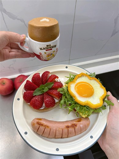 Red Bean & Snow Fungus Breakfast with Rice Balls and Bagel