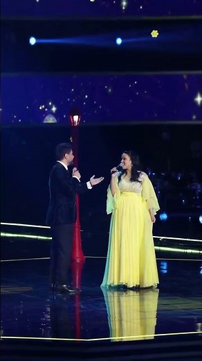 هي حلوة… وعلى مسرح ذا فويس صارت أحلى 💛✨ #NassifZeytoun #مني أنا #TheVoice #TeamNassif #