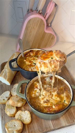 1.6M views · 13K reactions | ✨E7 Fall soup series : French onion soup 暈北✨ | Cooking With Destiny | Facebook