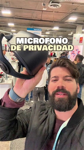 Uno de mis gadgets favoritos en el CES 2024 - Skyted micrófono de privacidad. Esta mascarilla es muy distinta a cualquier otra que hayas visto antes. Es un micrófono con el podrás tomar tus llamadas telefónicas, reuniones de zoom / similares o incluso partidas de gaming DONDE SEA sin qie nadie a tu alrededor te escuche. Conoce por aquí todos los detalles. #skyted #mask #gadgets #oficina | Mau Lozano Tech