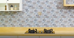 How to apply the tile sticker?