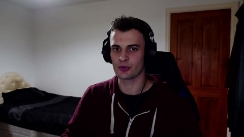 How an Entire Minecraft World Turns Into Frozen Chaos