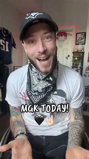 I'm blacking out tonight 🖤🤘🏻