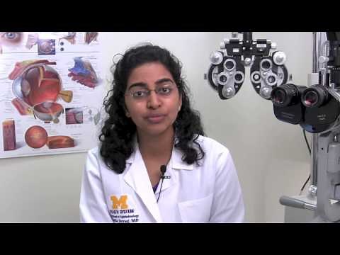 What are flashes and floaters?