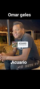 "Acuario" de Omar Geles y Los Diablitos La canción "Acuario" de Omar Geles, interpretada por Los Diablitos, es una de las más destacadas del vallenato. La historia detrás de esta canción es una de pasión y amor, donde el protagonista se siente atraído por alguien que es como un pez en el agua, libre y hermoso. La letra de la canción describe la belleza y la gracia de la persona amada, comparándola con la libertad y la elegancia de un pez en el acuario. La canción habla de cómo el amor puede ser 