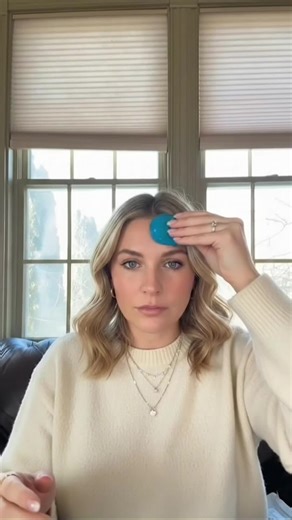 Such a great valentines gift idea for your kids class!!#classvalentines #valentinesgift #kidsvalentines #slimevalentines #slime