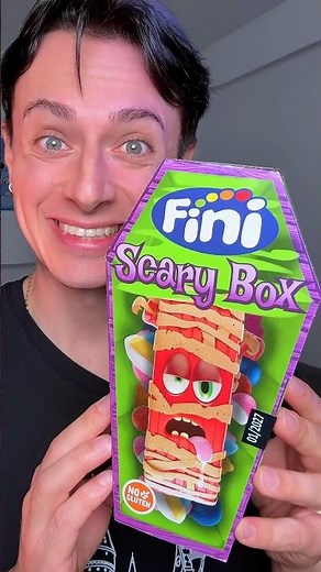 Trying skeleton lollipop 💀🍭