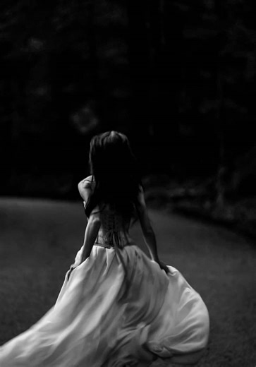 If you can stomach the trigger warnings, you can read my sapphic vampire novella LOUD AS BONES for free! ARC applications are now open! You can receive a free ebook in exchange for an honest review. Find the link in my bio or on my website. ♦️ Genre: Sapphic vampire novella, horror fiction, dark fantasy, and gay fiction. ♦️ Plot: Iris’s life is shattered when two vampires plunge her world into a nightmare of blood and ruin. ♦️ Themes: Survival, depravity, the blurring lines between love and terr