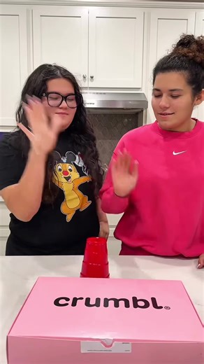 Jess & Jessie (@jessjessiecfree)’s videos with nhạc nền - Jess & Jessie