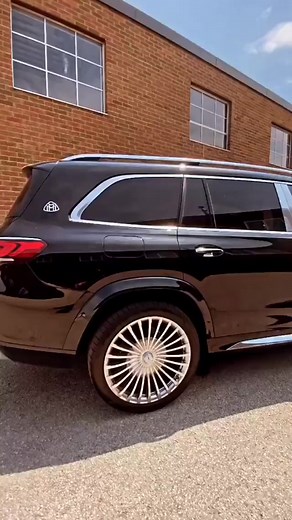 Maybach Jump: Luxury SUV Stunts Featuring Kim Kardashian