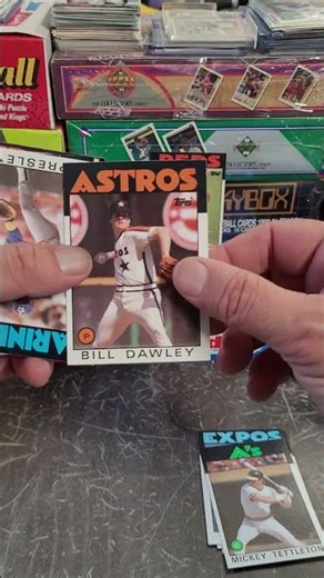 How many of these players do you remember? 1986 Topps Baseball Card Pack Opening.