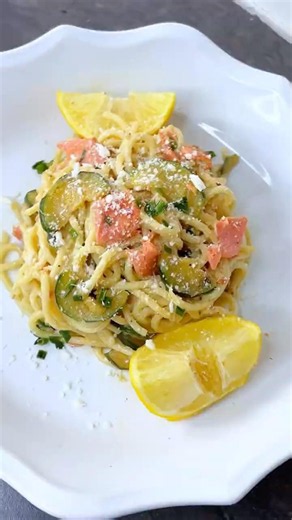 Spaghetti, courgettes à la crème #recettefacile #recetterapide #pate #saumo n