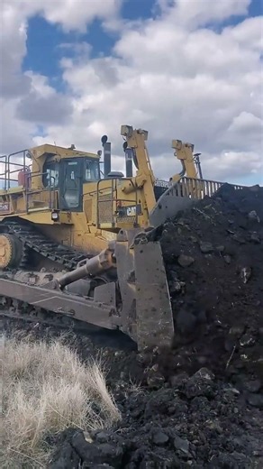 The World's Most Powerful Bulldozer: Caterpillar