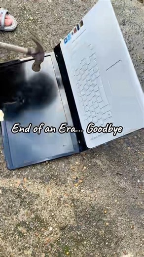 Breaking #laptop #computer #angry #rage #haha #laptops #repairs #viral #trendingshorts #shorts