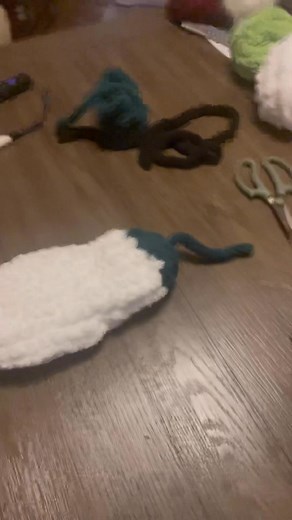 New Tutorial that builds on my other Snowman Tutorial! Happy Knitting!🧶 If you’d like to buy me a “virtual yarn & coffee” ☕🧶 my Venmo is https://venmo.com/u/Tracy-F-1. Your support means the world and helps me keep teaching and creating! 🤍 #chunkozy #knittingtutorial #handmade #DIYBeanie #chunkyknit #beginnerknitting #chunkyyarn | Chunkozy Chic