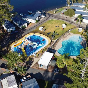 🌟 NEW at Forster 🌟 Fresh cabins? ✔️ Resort-style pool? ✔️ Waterpark and playground? ✔️ #DoItAll with the family – from water slides to river adventures, there’s something for everyone. Book now! | Discovery Parks & Resorts