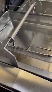 29 reactions | The Waldorf JUMP for minimal energy wastage. The multi-pan's auto lift function is clipped onto the back of the machine to minimise heat loss. Other brands are attached to the machine's lid, which means heat is lost as the lid can't close properly. Jump is fully programmable and is available in an extensive model range to suit your needs and floor space.✅ #waldorf #chefschoice #professionalchef | Moffat | Facebook