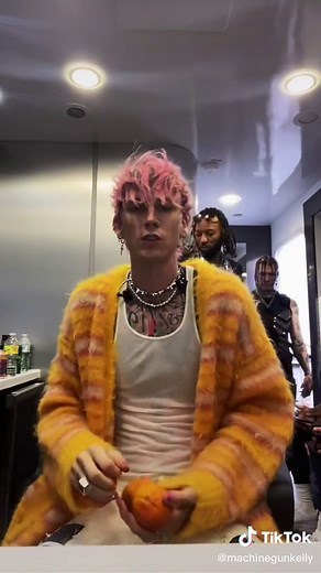 Mainstream Sellout #1 - MGK Dixie Chicks Megan Fox Sex Tape