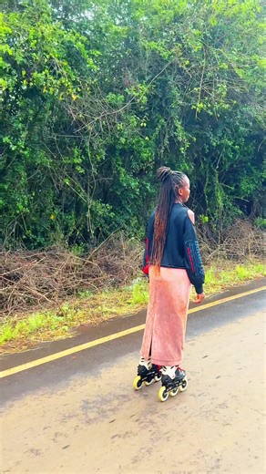 Shosh's Incredible Moves on Wheels: Smooth and Stylish