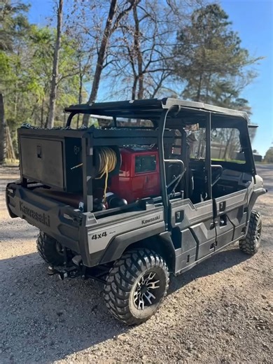Mark Kulisek built this welding skid to carry his Ranger 260MPX and Activ8X and make shop-quality welds anywhere! He said he uses it for building pipe fences, constructing metal buildings, general repairs, and more. #ThrowbackThursday #TBT #WeldRed #WeldRedNation | Lincoln Electric Canada