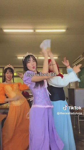 Experience Japanese High School Life 🌸🏫