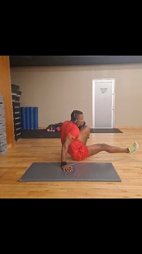 Free weight Upper-body circuit workout 💪 2 steps front and back crawl push-ups Side to side push-ups kicks Half burpees Challenge yourself to repeat as many times as you can #gymvideos #gym #gymgirls #gymguys #fitguys #fitgirls #fitness #fypシ #fyp #workout #workoutvideos #upperbodyworkout #upperbody #share #like #reels #reelsinstagram #reelsfacebook #facebook #tranding #viral | Coach Nkah30