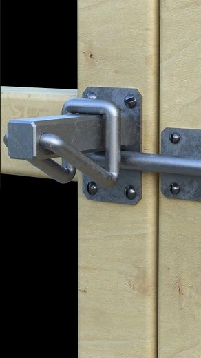 Simple automatic gate locking mechanism