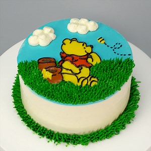 37 reactions | Winnie The Pooh Cake Tutorial © The copyright of this video belongs to YumUp& POPS | Cookies Inspiration | Facebook