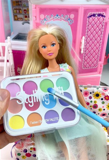 Barbie Family Goes Swimming Adventure