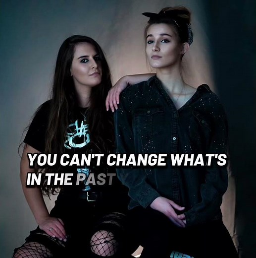 funeral lyric video out now!! #neoni #sisterduo #music ‪@neoni‬