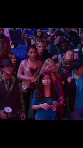 Victorious Cast and Characters: Meet Tori Vega and Jade West