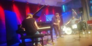 30K views · 2.7K reactions | Él es mi hermano, un artista del saxofón….. su vida es la música, su vida es el jazz…  en Instagram lo encuentran en @francisco.andres.581 | Vicky Davila | Facebook