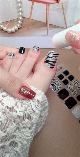 Summer is here, so let's make our toes look beautiful too! Cured nail stickers under a UV/LED lamp,